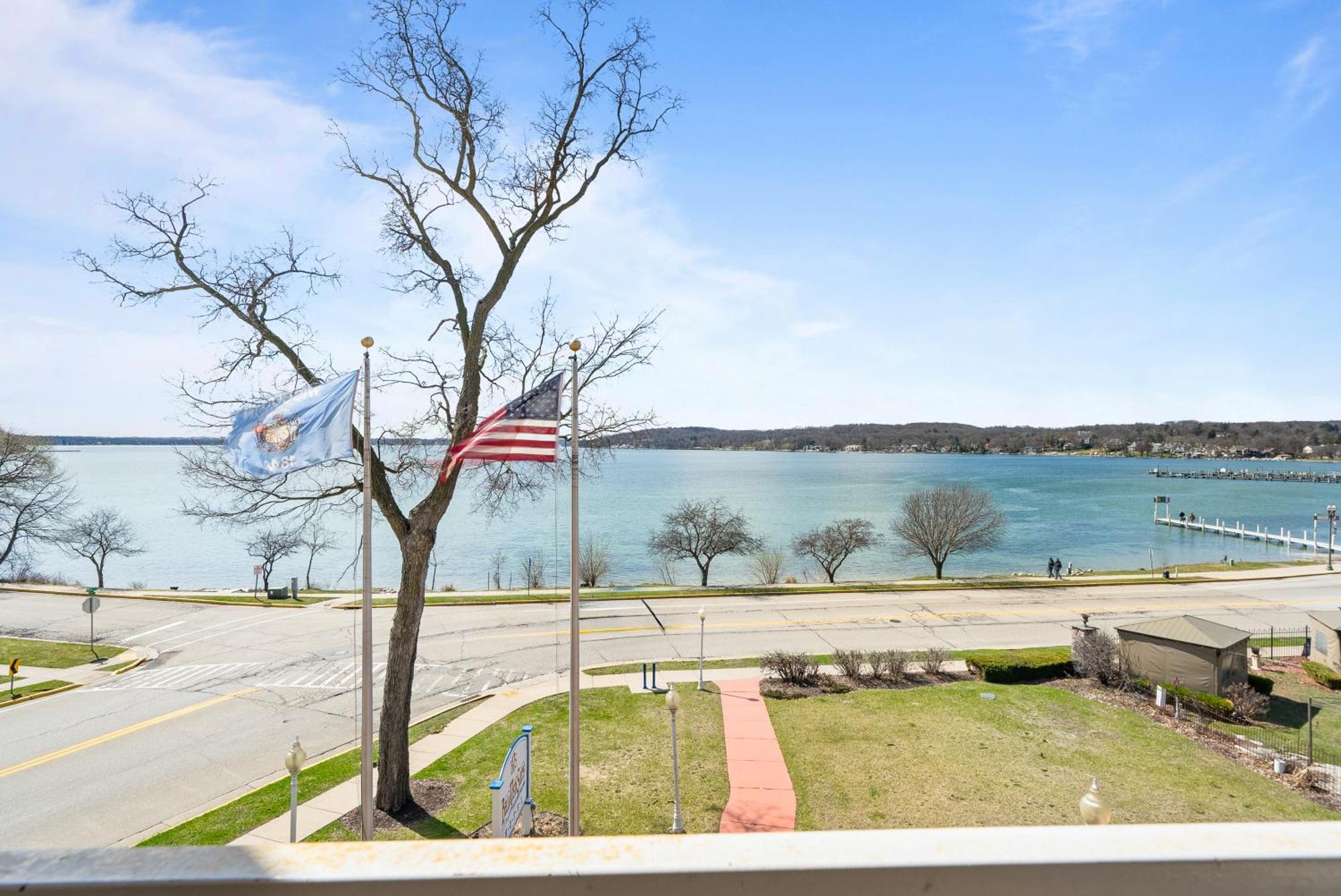 Bella Vista Suites Lake Geneva Exterior photo